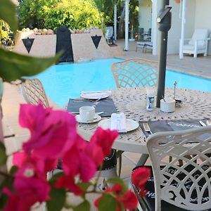 Paradiso Guesthouse & Self-Catering Cottage